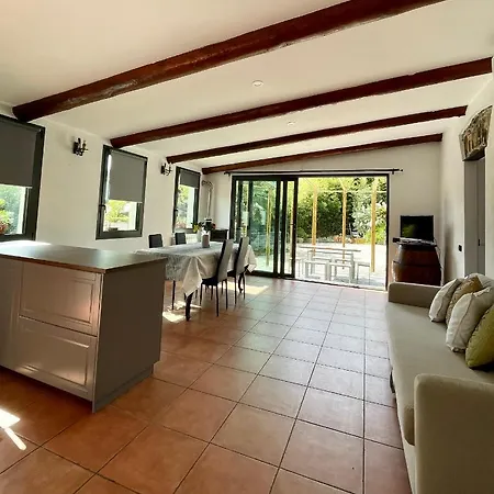 Rock House Apartment