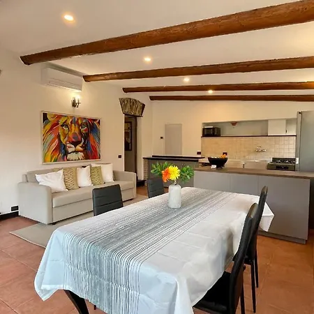 Rock House Apartment *