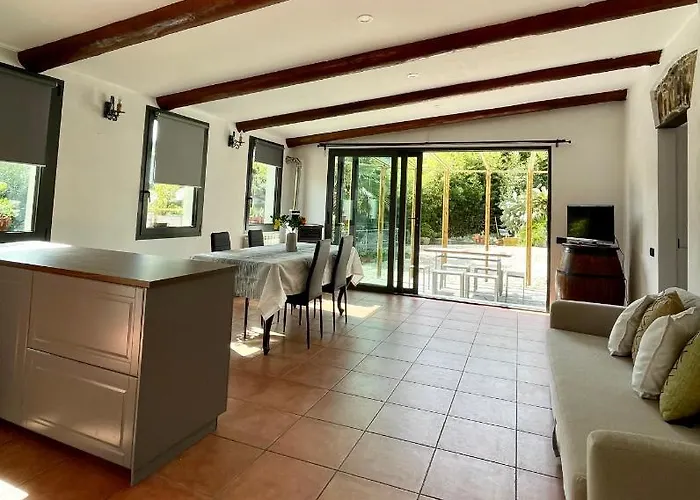 Rock House Apartment